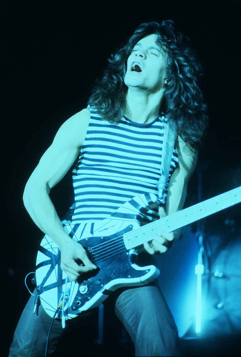 Эдди Ван Хален со своей гитарой Frankenstrat (дизайн запатентован им самим)