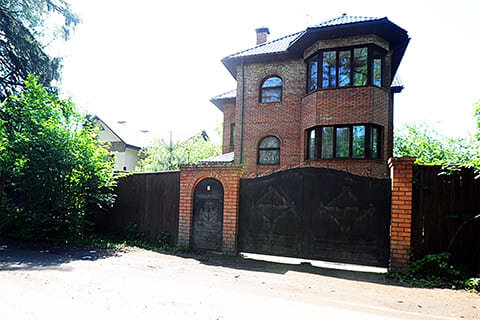 Место, где был убит Михаил Кравченко