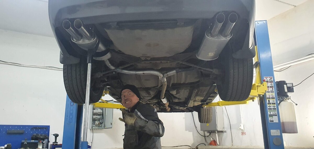 разводка  выхлопной системы на 2 стороны Camry 2006