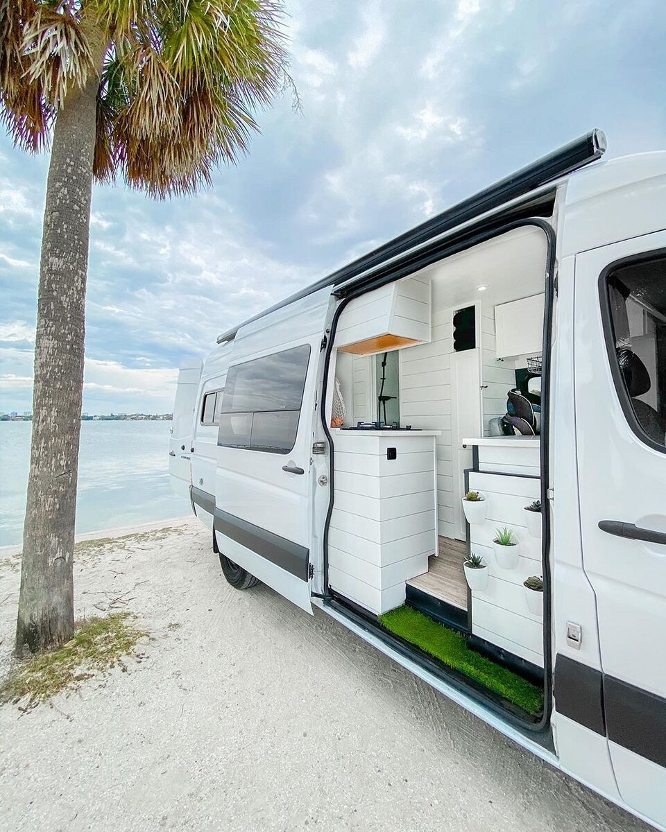 Instagram @ourvanquest