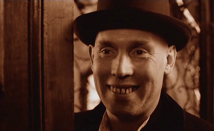 Кадр из фильма "Про уродов и людей", взято из открытых источников в интернете