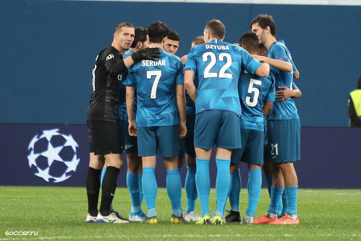 Фото команды "Зенит" перед матчем из сайта soccer.ru