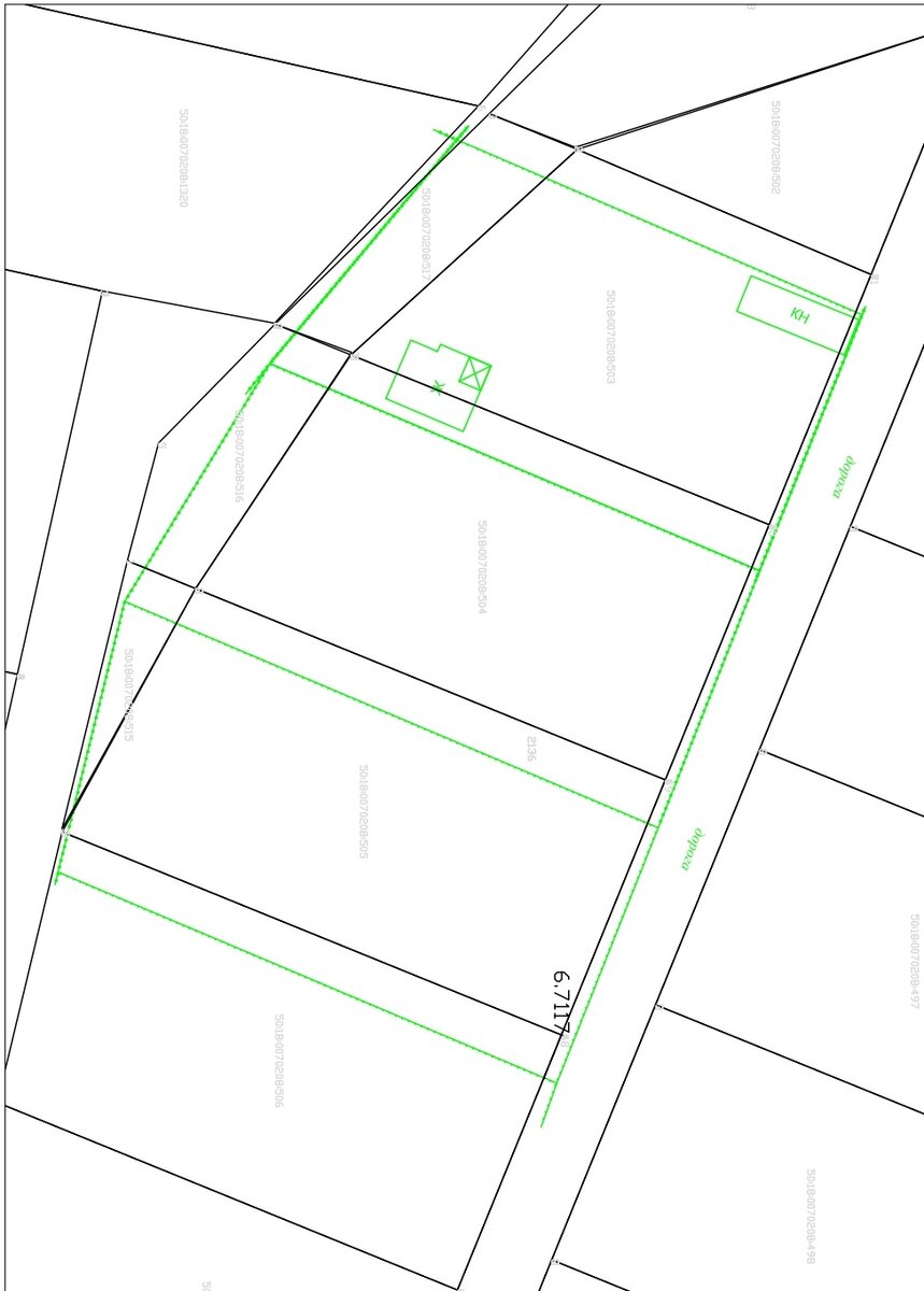 Зеленым- факт. Черным - ЕГРН. Тот случай когда ОКС оказался на пересечении участков.