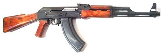 
МодифицированныйАКобр. 1947 года (выпусксередины 1950х) сцельнофрезерованнойствольнойкоробкой.