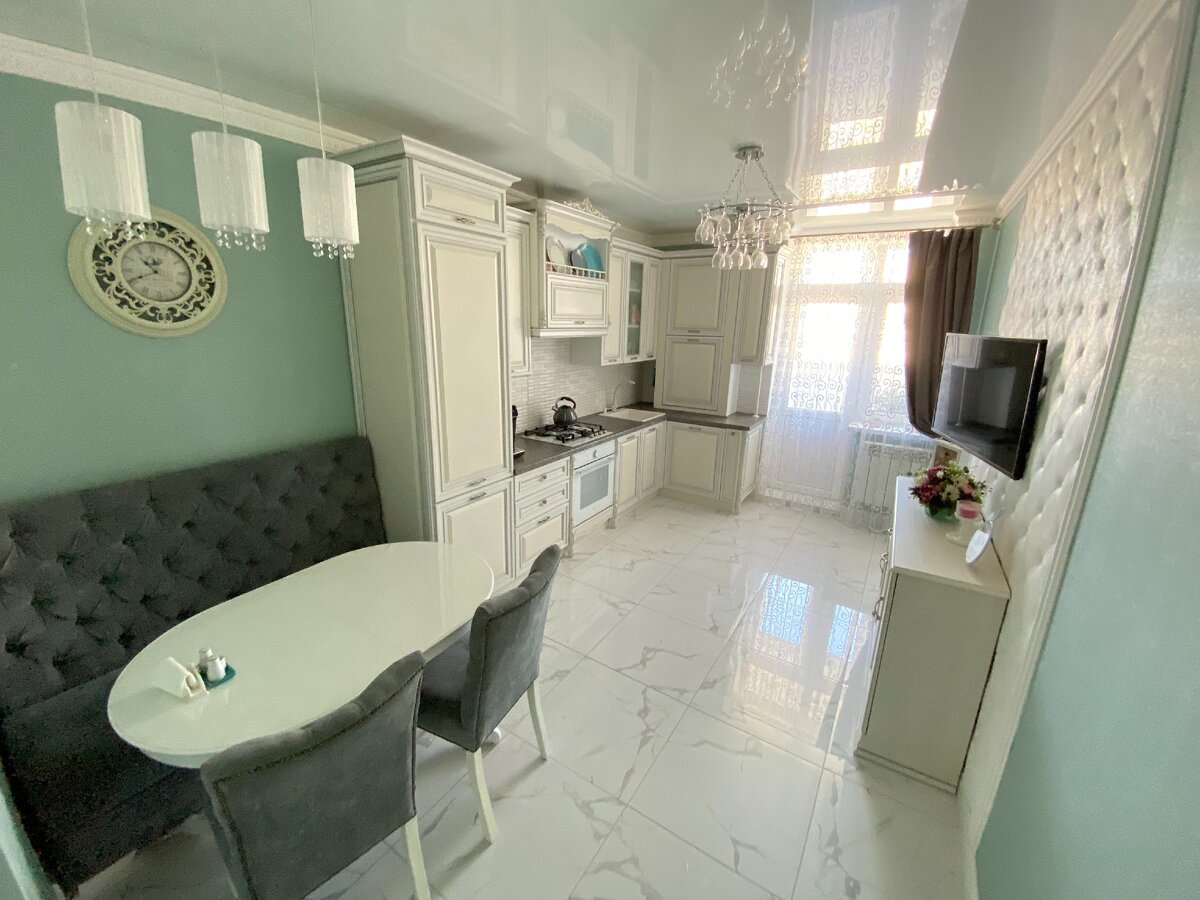  Мебель заказывали под заказ.