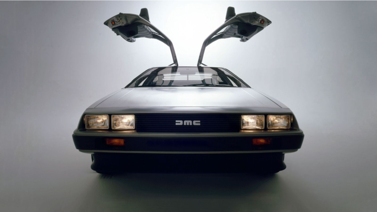 Визитная карточка DeLorean DMC-12 − двери типа «крыло чайки»
Источник: popularmechanics.com
