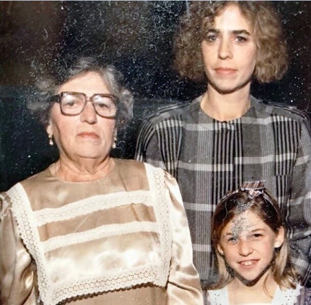 Маим Бялик с мамой и бабушкой