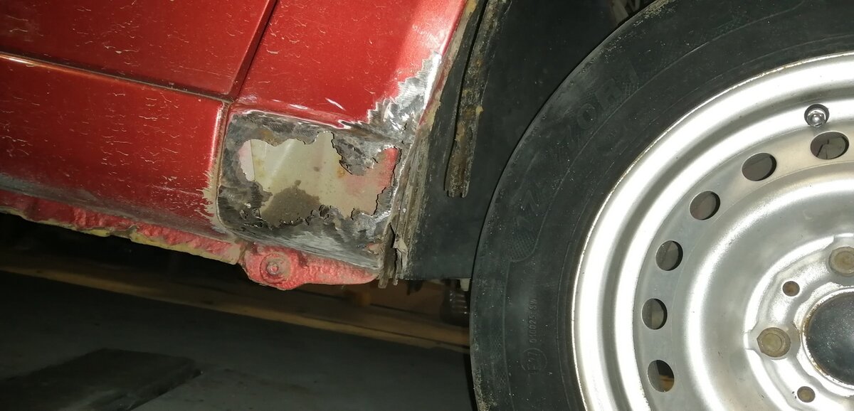 Показываю как я ремонтирую ржавые пороги на авто не используя сварку, получается быстро и хватает на много лет