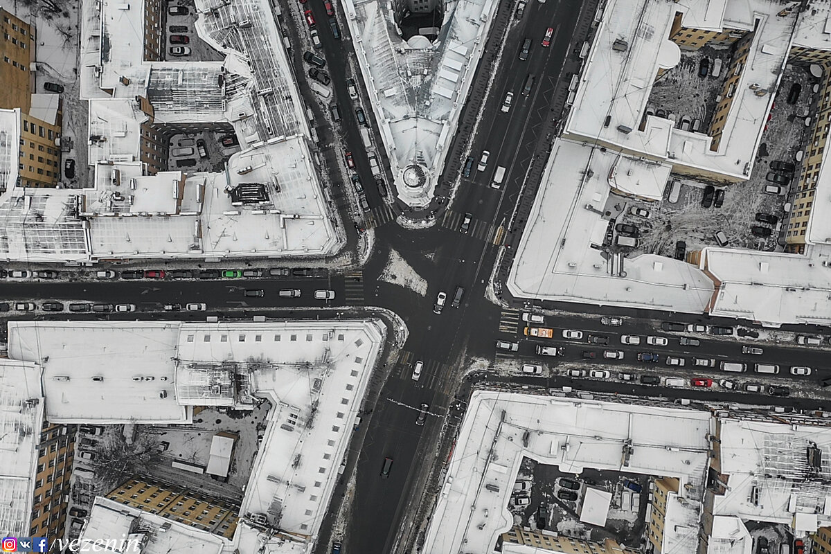 Снимок был сделан две недели назад, но ждал, пока всё растает.