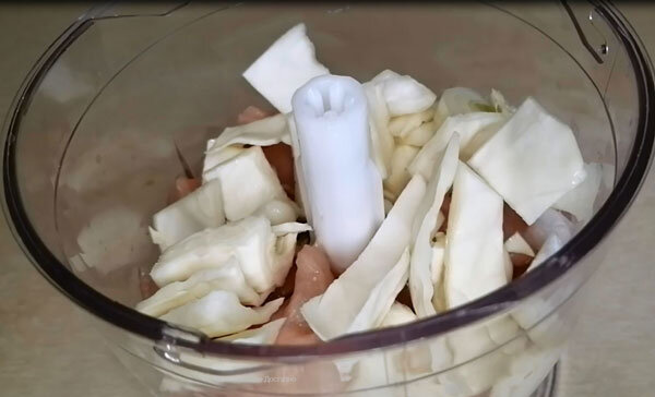 Кусочки филе и овощи