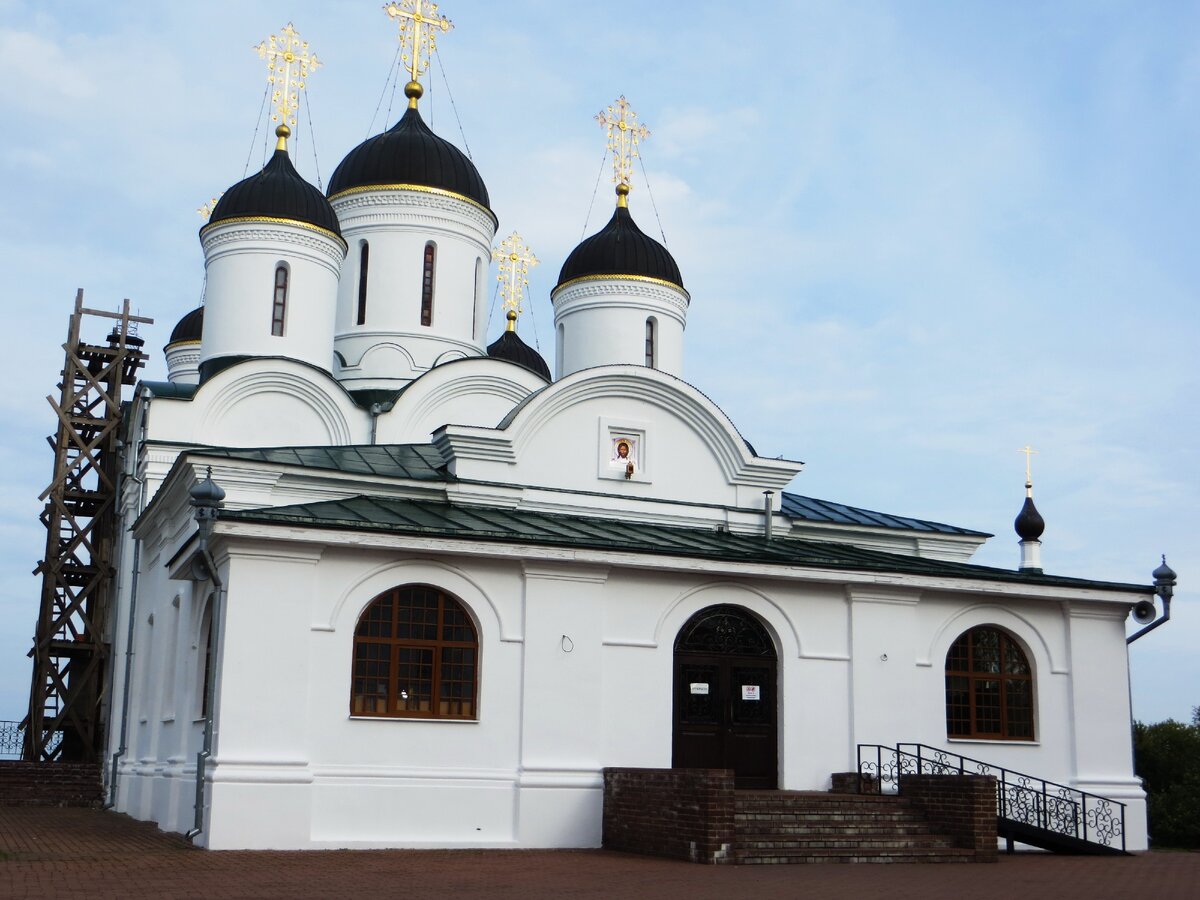 Монастыри мурома спасо преображенский сайт. Спасо-Преображенский монастырь (Каменск-Уральский). Скоропослушница Муром Спасо-Преображенский монастырь.