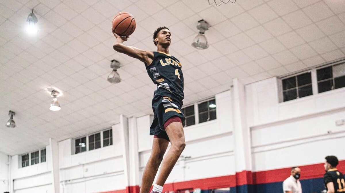 Гензель Энмануэль, 17-летняя звезда баскетбола, играющая одной рукой