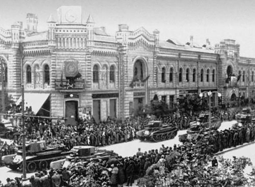 Вход советских войск в Кишинев в 1940 году