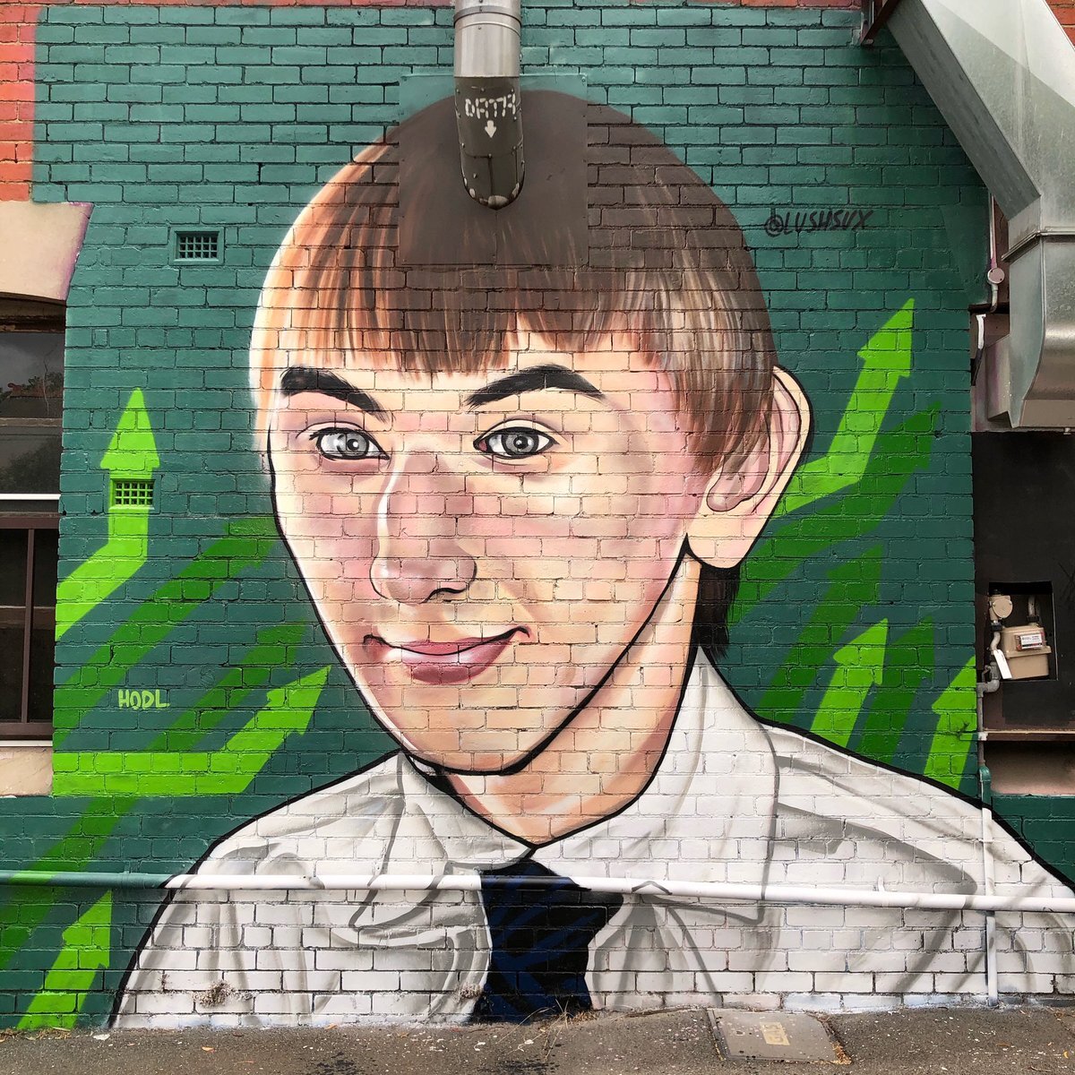 Какое отношение имеет этот русский парень с большими ушами к крипторынку и почему западное онлайн-сообщество так восхищаются им сегодня?