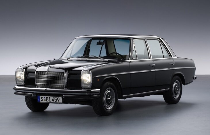 Предыдущее поколение: w114. Фото с автовп.ру 