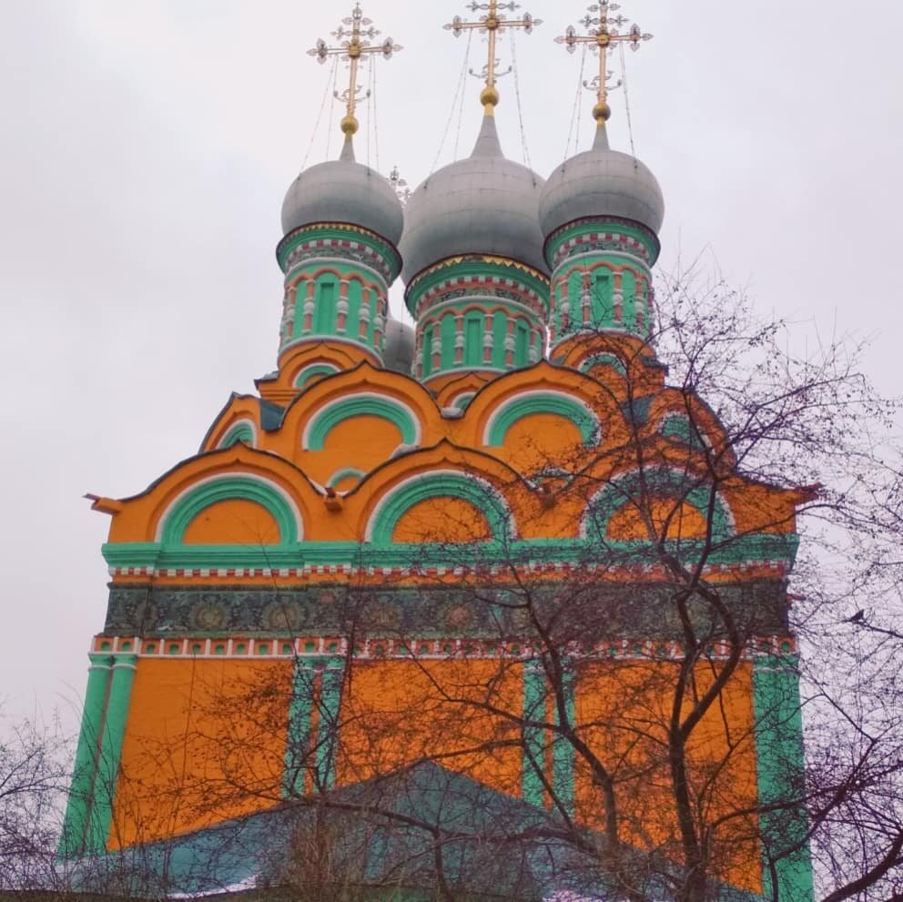 Вид из Старопименовского переулка.