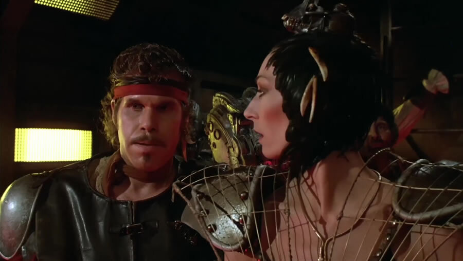 Рон Перлман в фильме "Ледяные пираты"