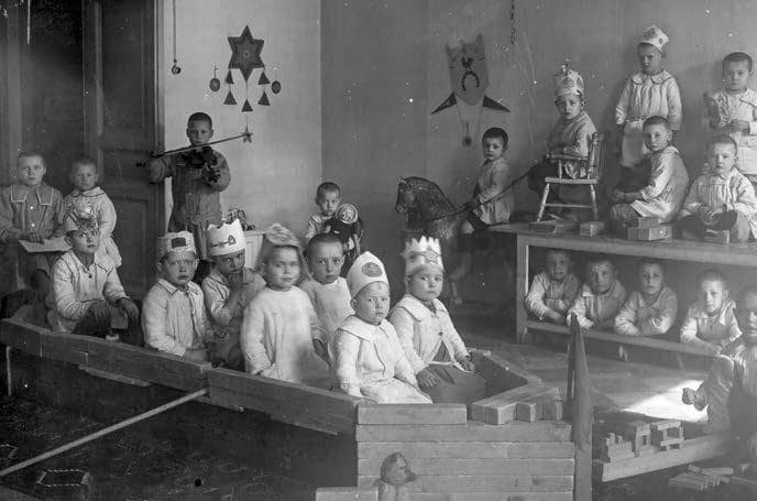 Неизвестный фотограф «Детский очаг 2-го Городского района», 1920 © Музей истории Санкт-Петербурга
