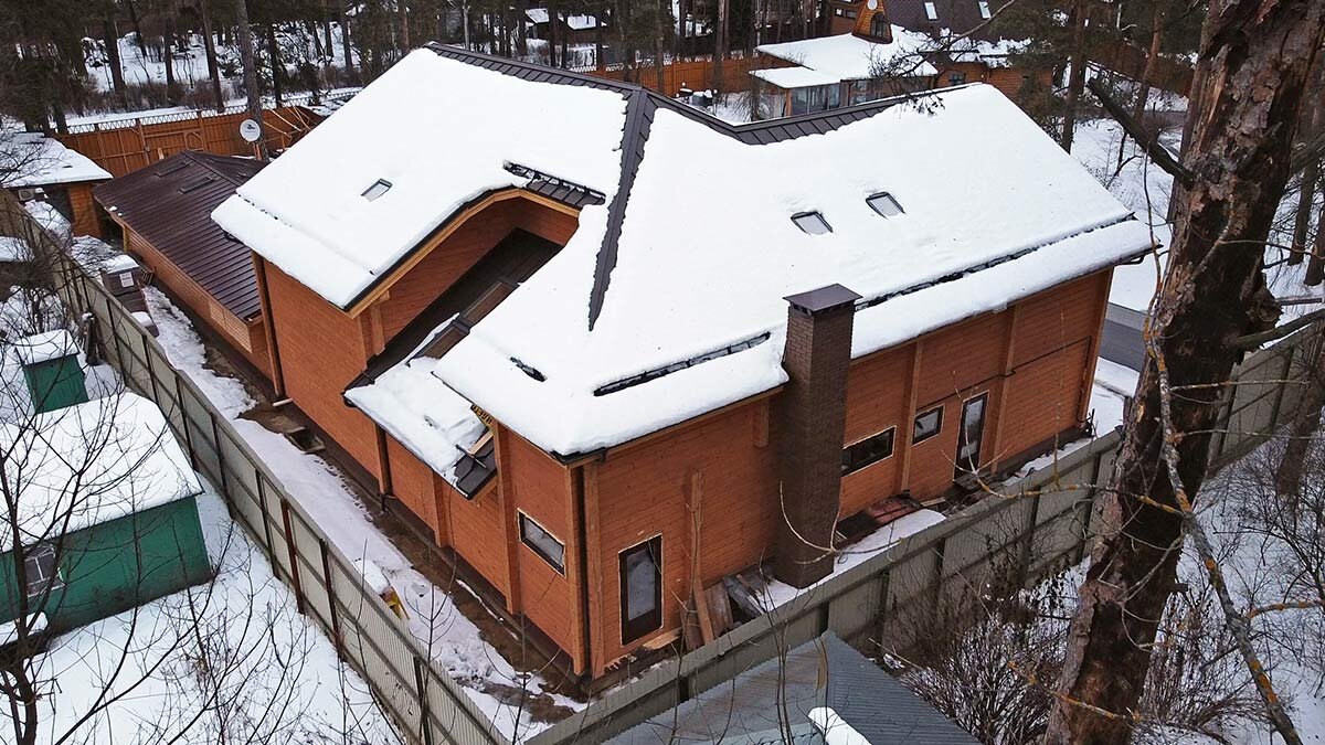 Баня с отделкой массивной древесиной и стеклянным потолком | Дома из  клееного бруса | Дзен