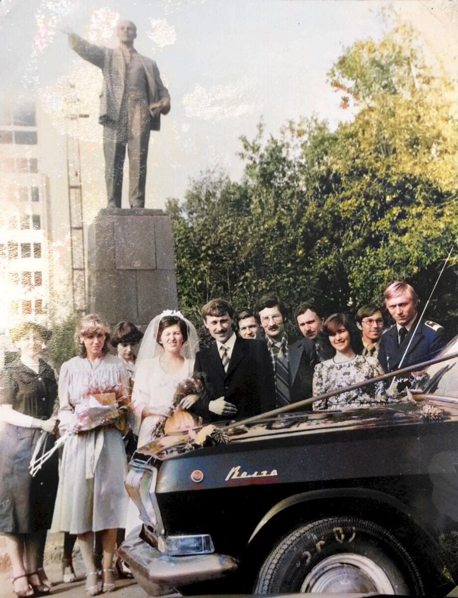 Свадьба в Москве 80е года. Фото колоризировано