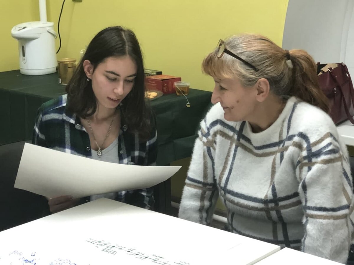 Лера и Татьяна на занятиях в Родительском центре «Подсолнух»