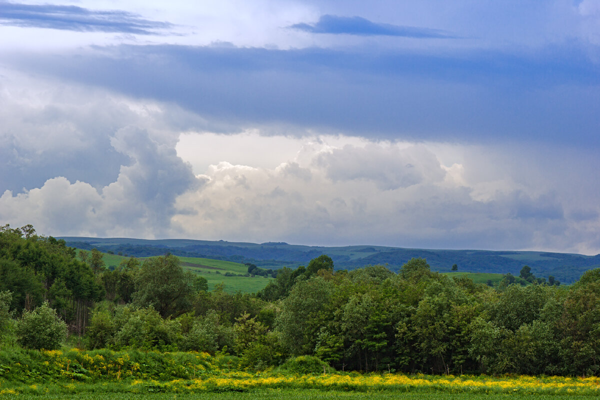 Плавное начало горного массива Баранаха со стороны Краснодарского края 
