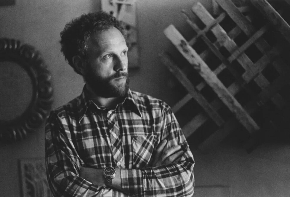 Игорь Шелковский в своей московской мастерской. 1975. Фото Игоря Пальмина