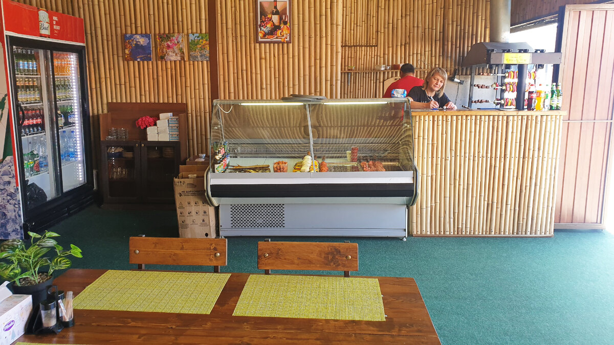 Прилавок со съестным