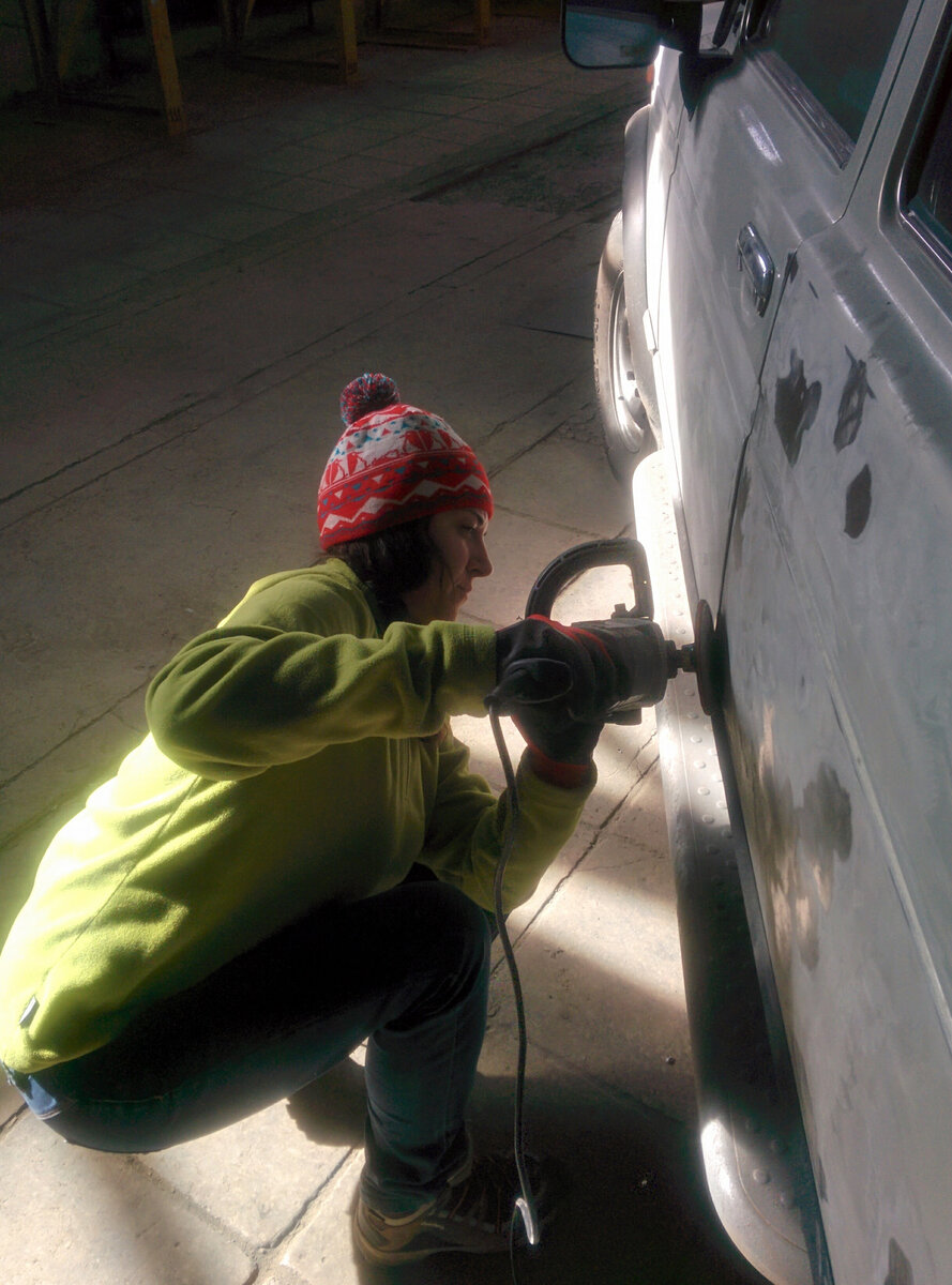Жена принимала активное участие в процессе восстановления Нивасика
