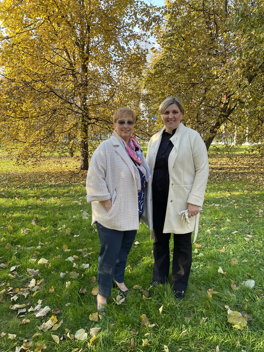 Попова Анастасия Александровна, Лизунова Светлана Ивановна