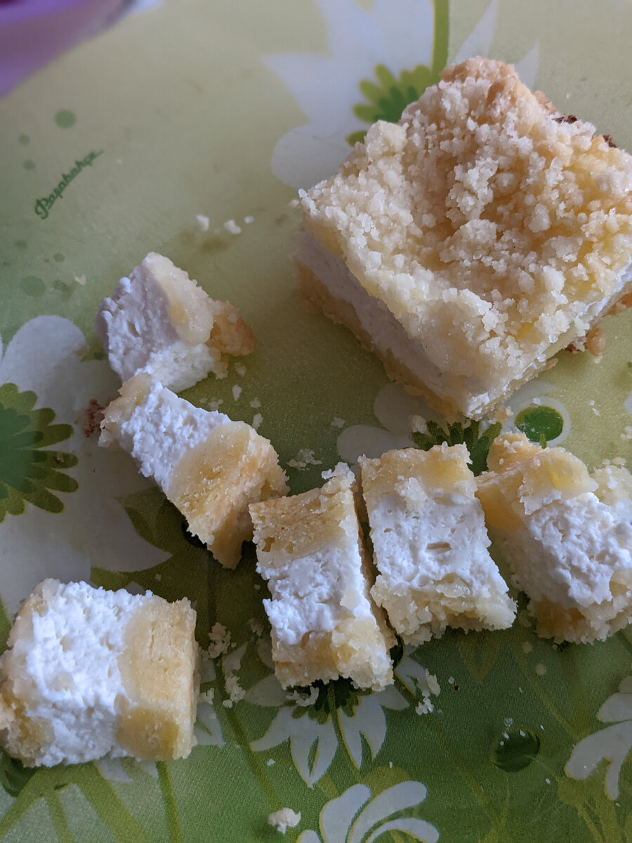 Вот даже от запеканки отказывается!