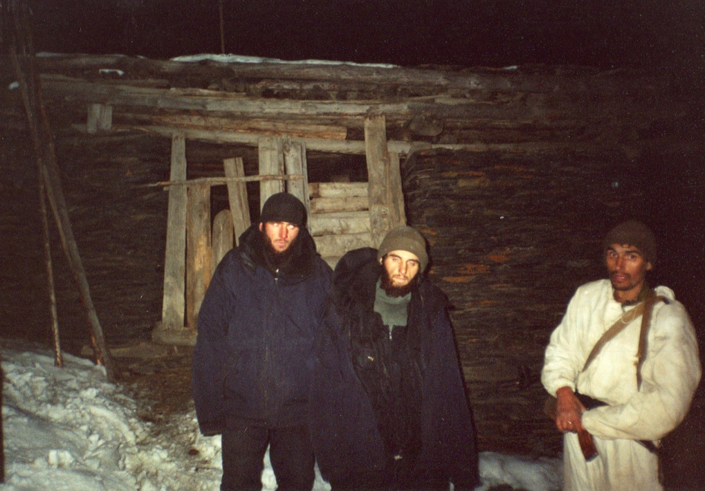 Выход из боя 30 декабря 2003 г. Район верхних кошар-летника "Рехо". Как видно из фотографии время суток уже темное.