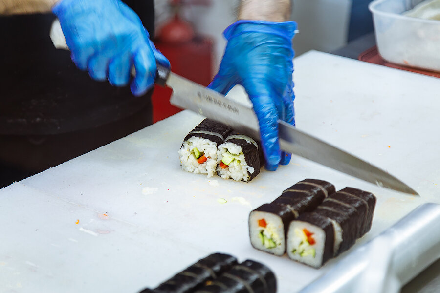 Хороший нож ценный спутник на кухне