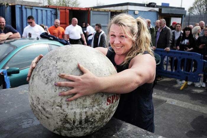 
Победительницей стала англичанка Донна Мур, заработавшая максимальное количество очков и победившая нескольких своих соотечественниц. Она оставила за собой титул мировой рекордсменки по стронгмену, который в этом же году на время отняла у нее Ольга Лящук.