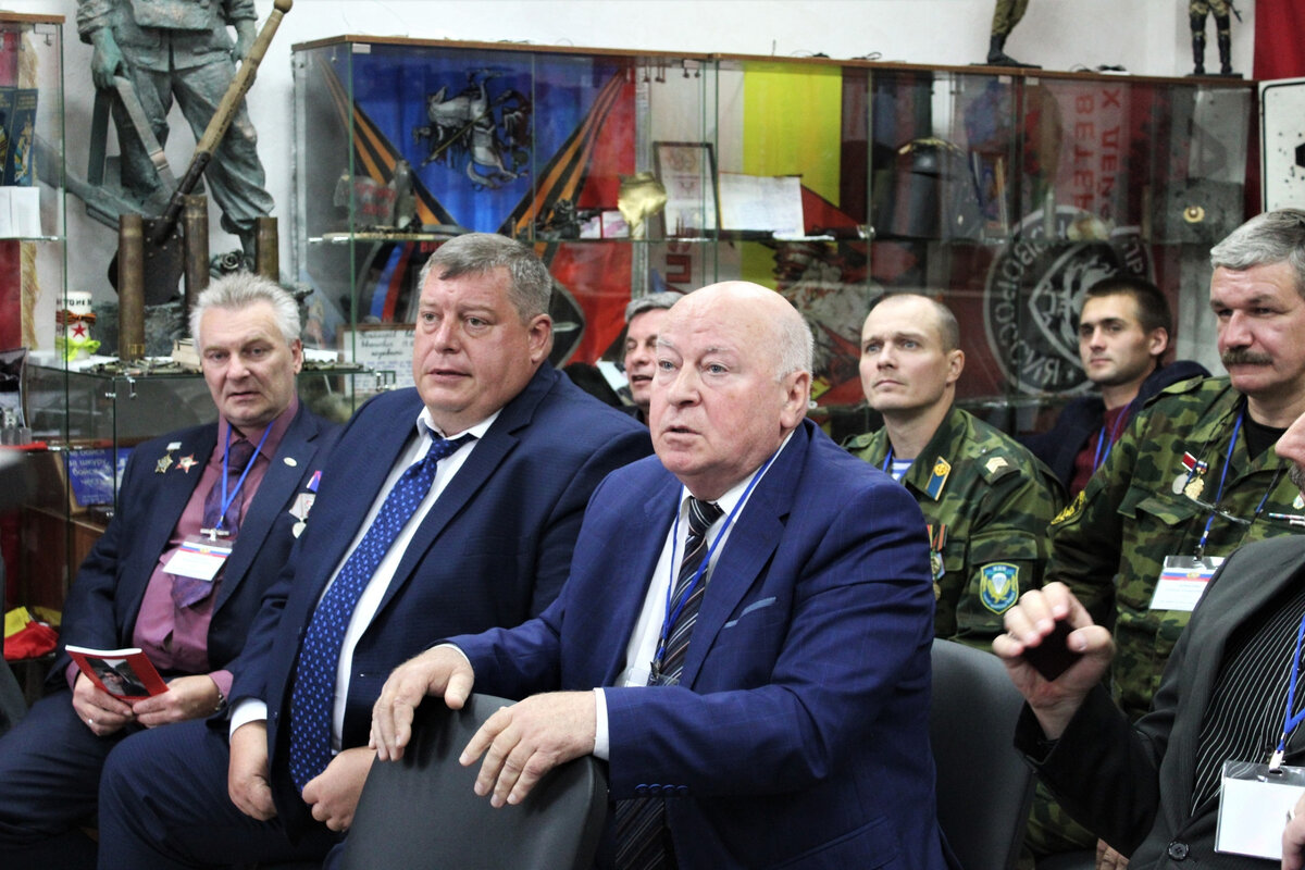Участники круглого стола