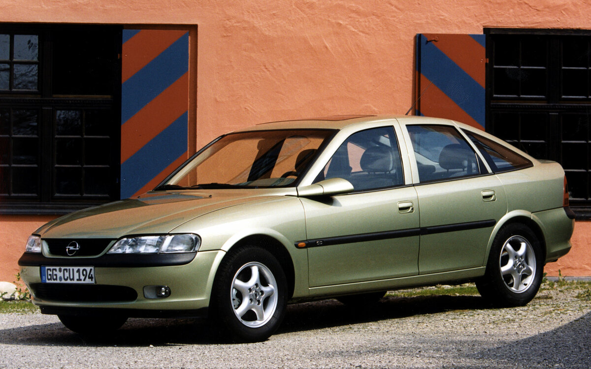 https://www.carpixel.net/w/f53850735bc75141597b274381b6b1fa/opel-vectra-5-door-car-wallpaper-92895.jpg Фотография взята с этого ресурса