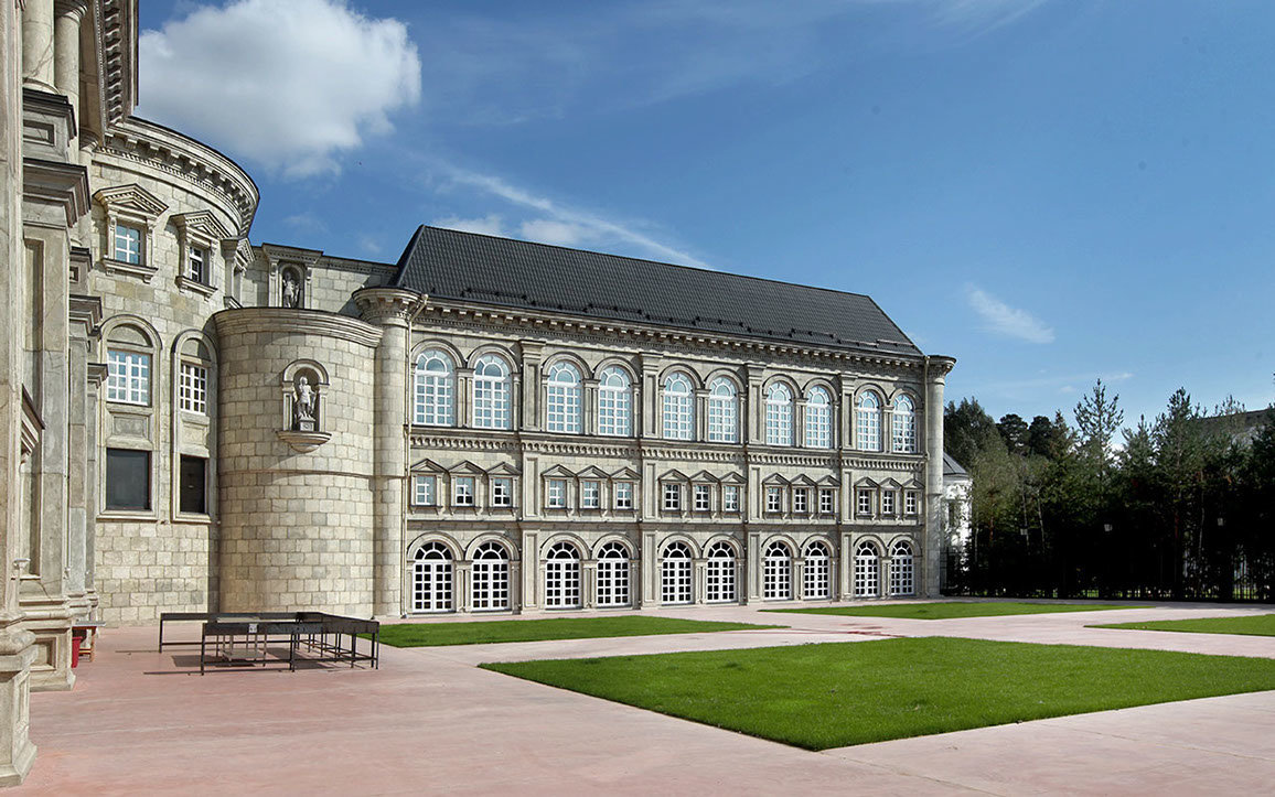 Замок "колбасного короля"  в Жаворонках 