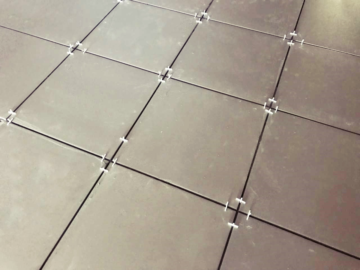Master tile. Крестики для керамогранита 600х600 1.5 мм. Шов между плиток 1200*600 3мм. Швы плитки. Укладка керамической плитки.