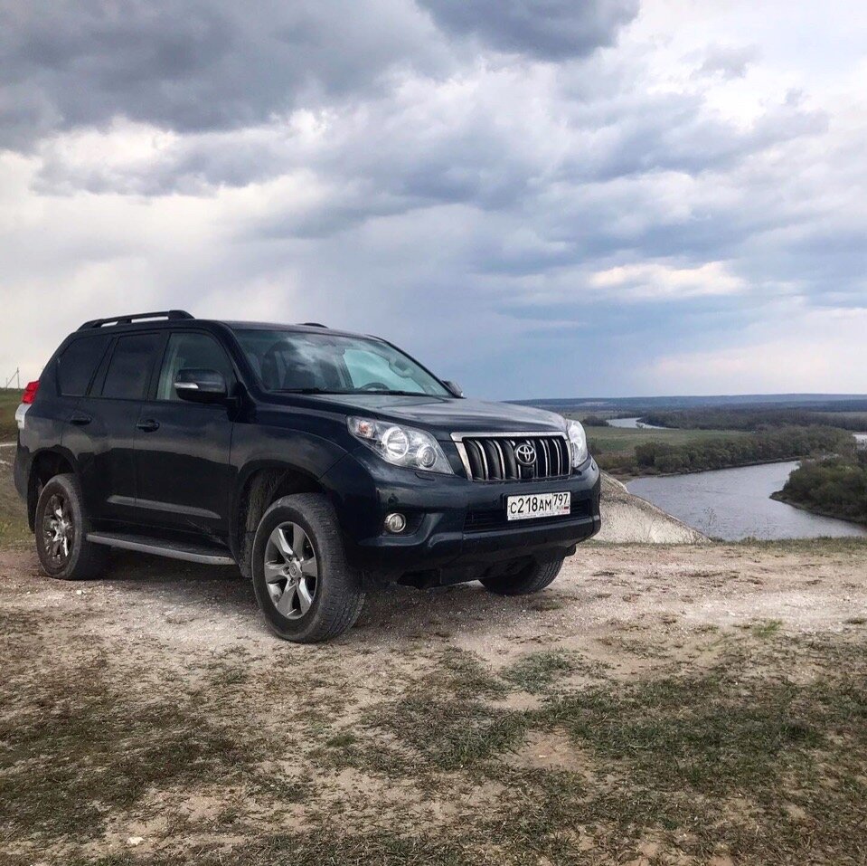 Toyota Land Cruiser Prado 2010 Black