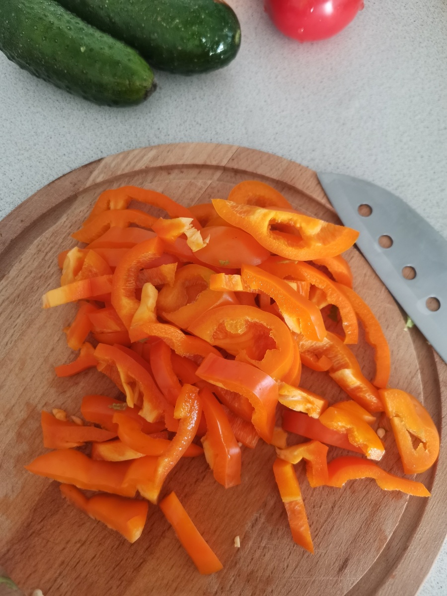 Болгарский перец порезать соломкой🌶️