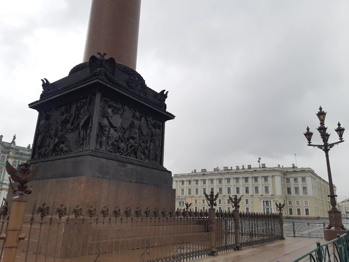 фото александрийской колонны в санкт петербурге