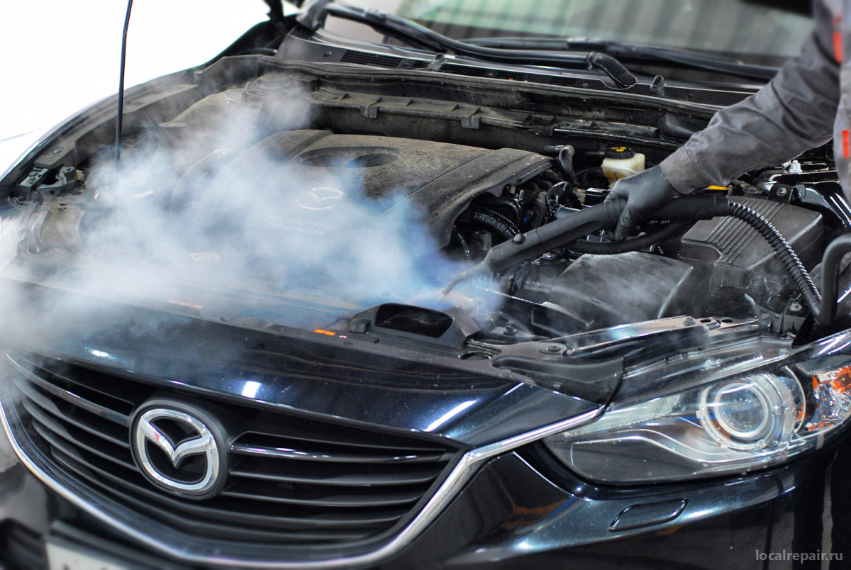 Мойка двигателя автомобиля паром – задача, с которой сможет справиться далеко не каждый специалист. Неправильно выполненная процедура приведет к не самым приятным последствиям.