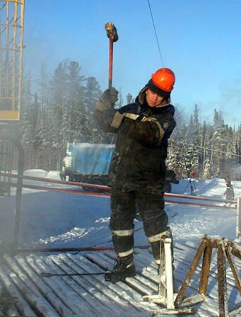 Мы сообщали, что невыплата заработной платы за октябрь 2019 года вызвала законный отказ от работы члена профсоюза «Профсвобода», и о том, что не смотря на оплату октября 2019 - отказ от работы до выплаты заработной платы за ноябрь будет продолжен. И, поэтому Николай П. сейчас, получив и ноябрьскую зарплату, не возобновляет работу в качестве дальнейшей самозащиты своих трудовых прав. И, придётся работодателю платить и за время приостановки работы Николаем П., а если возникнут сомнения, то они будут незамедлительно разрешены в суде, возможно не в порядке гражданского судопроизводства, но Приказом суда.https://profsvoboda.ru/vnov-zabastovka-pombura-s-otkazom-ot-raboty-obernulas-vyplatoj-zarplaty/