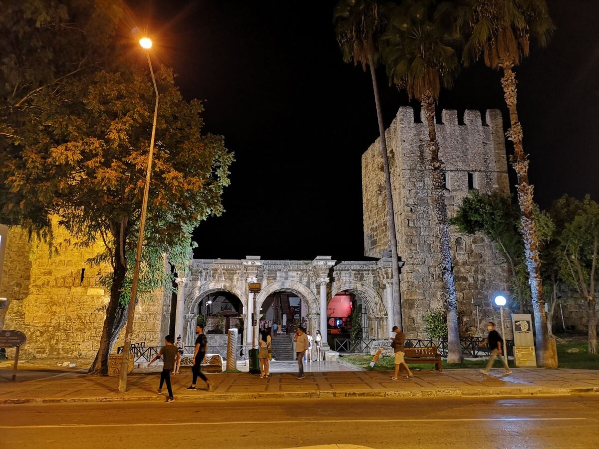 Ворота Адриана