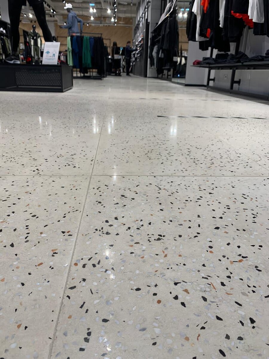 Плитка terrazzo LS  серия Modern. Магазин NIKE в ТЦ Европолис Москва
