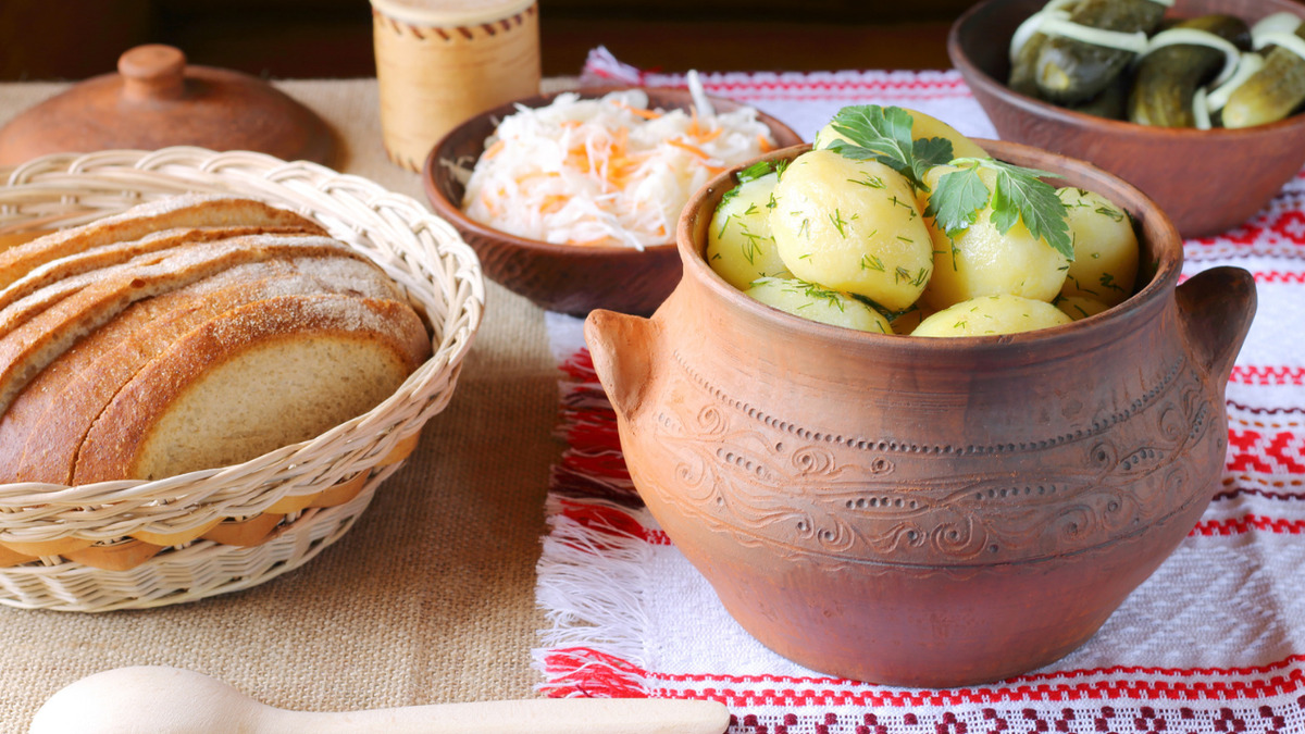 Блюда русской кухни. Традиционные русские блюда. Русская кухня национальные блюда. Блюда старорусской кухни.