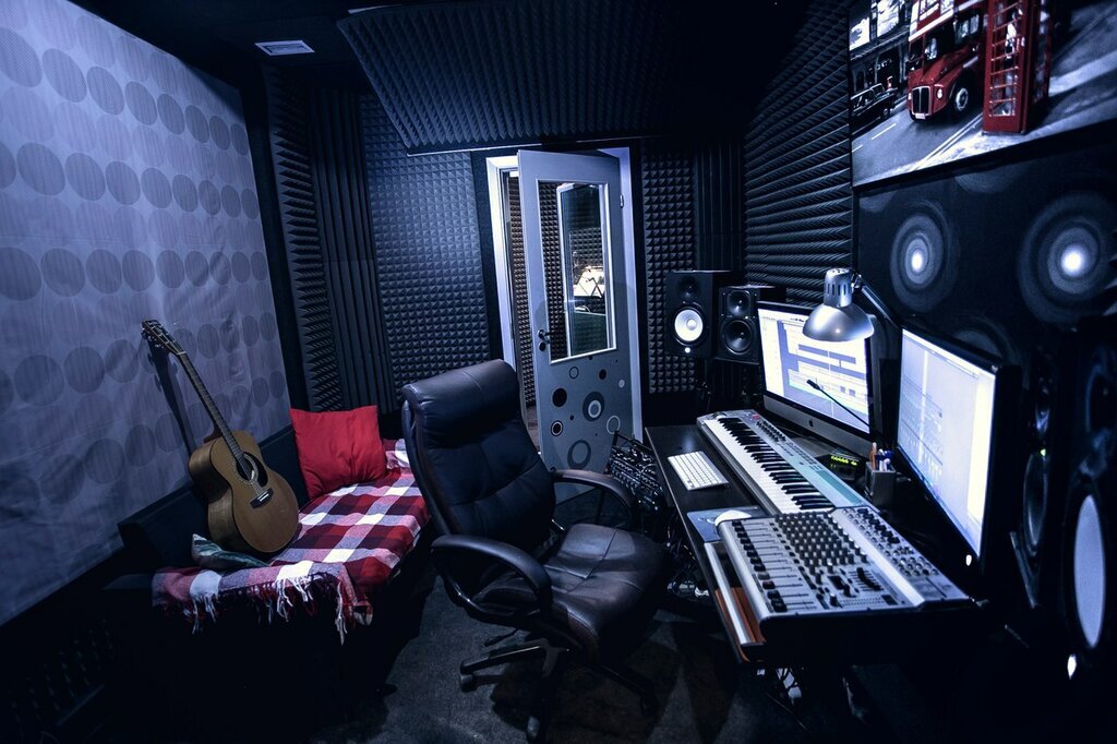 Music studio. Студия звукозаписи Captain records. Звукозаписывающая студия Уфа. Студия звукозаписи «ISSENIN Studio». Студия звукозаписи МОРГЕНШТЕРНА.