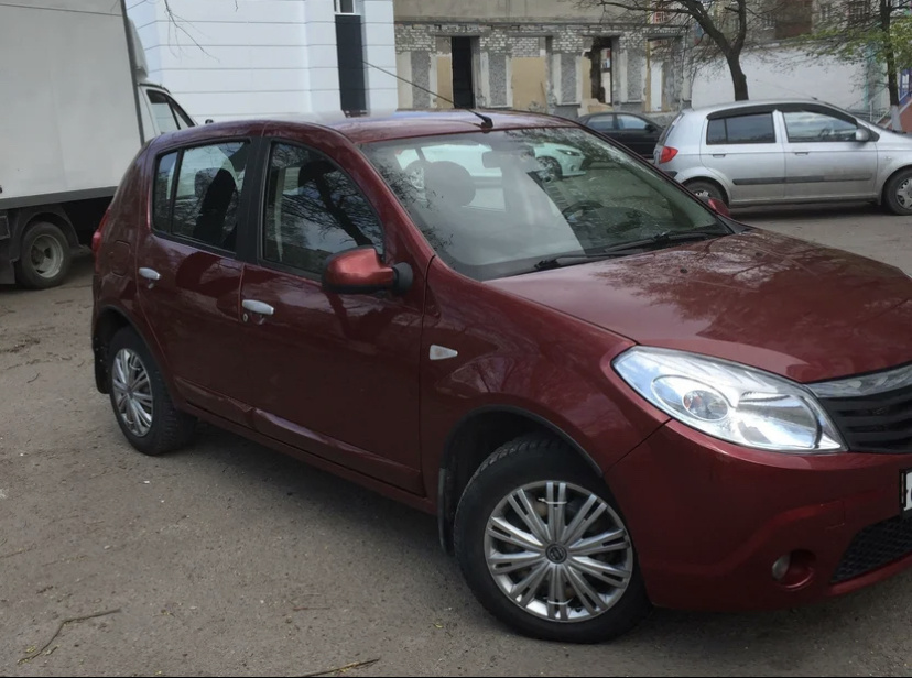 Renault sandero 2014 года