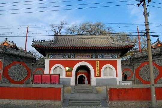 Как купить тур он-лайн дешевле
Пекинский художественный музей в храме Ваньшоу расположен на улице Сучжоу, которая находится в районе Хайдянь.