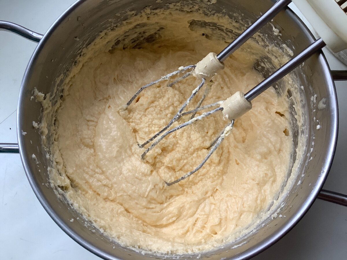 Здесь уже все 4 яйца. Фото автора